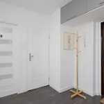 Spacious Two Bedroom With Bathtub By Renters 바르샤바