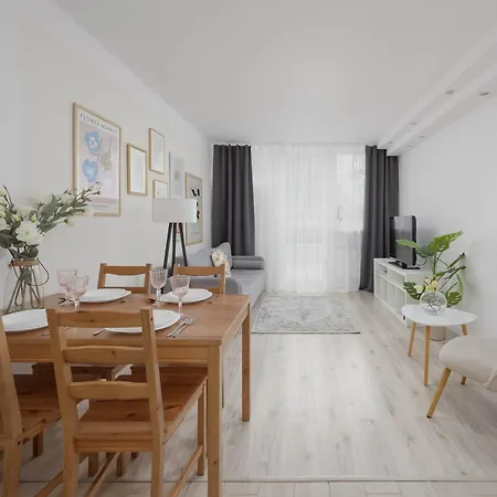 Spacious Two Bedroom With Bathtub By Renters