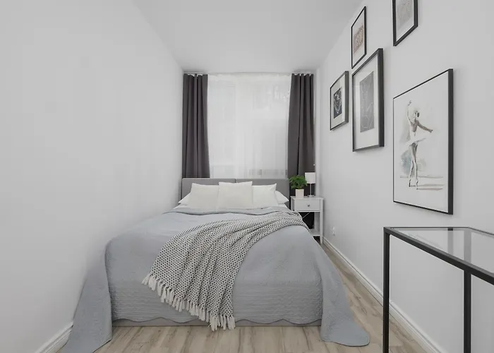 Spacious Two Bedroom With Bathtub By Renters *