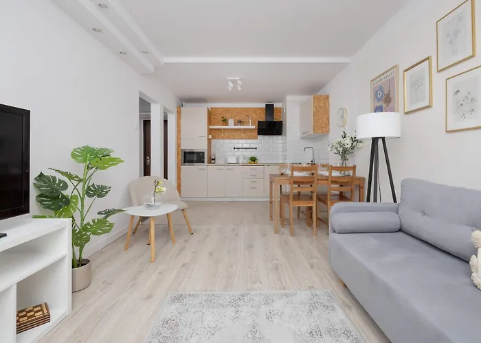 Spacious Two Bedroom With Bathtub By Renters وارسو