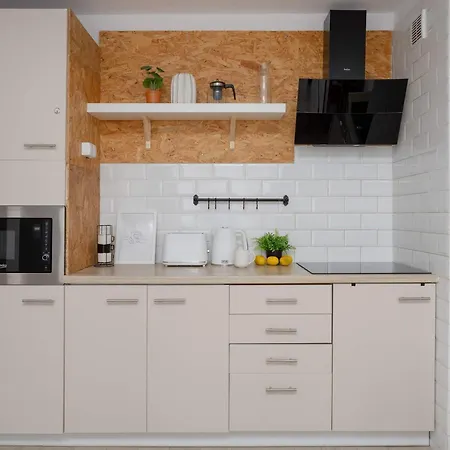 Spacious Two Bedroom With Bathtub By Renters