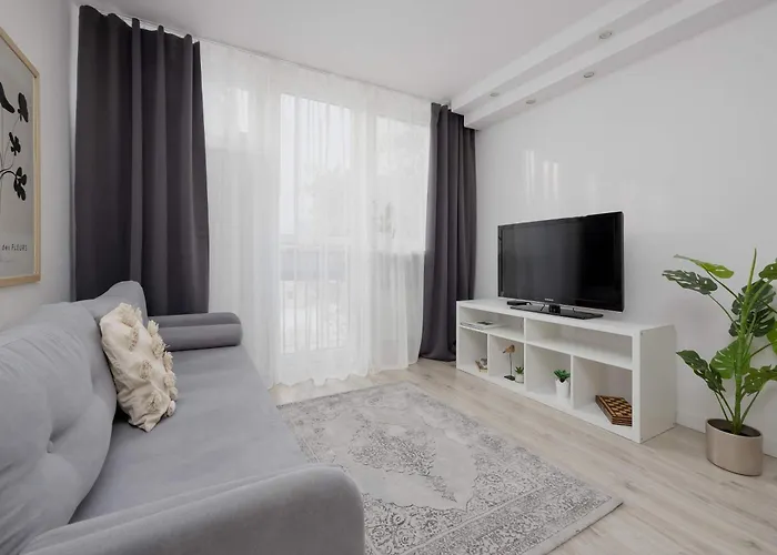 Spacious Two Bedroom With Bathtub By Renters * Varsó