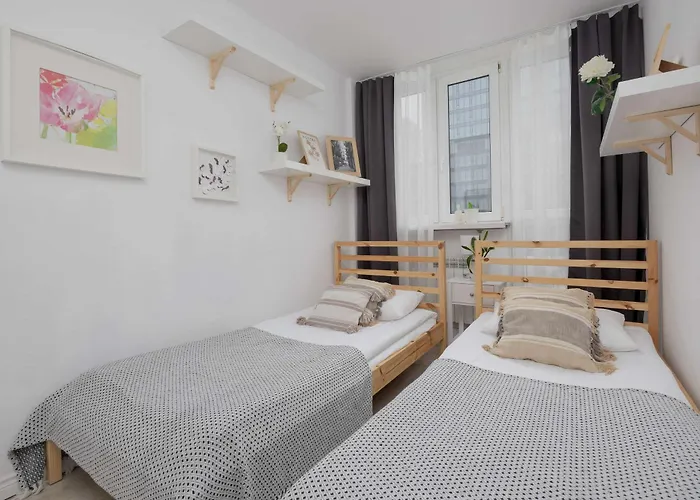 Apartman Spacious Two Bedroom With Bathtub By Renters Varsó